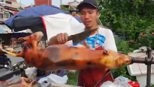 Gallant! Rod-roasted dogs in China
