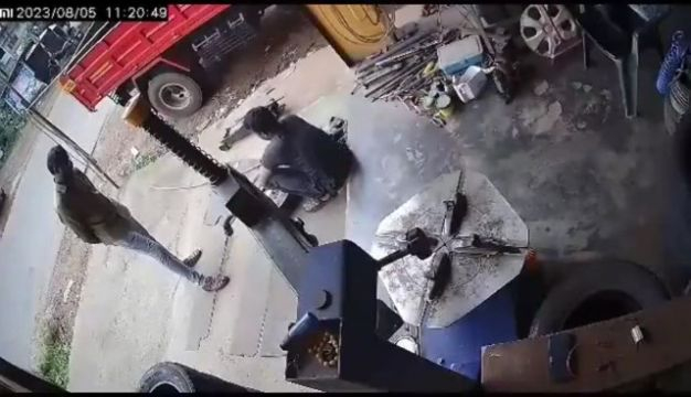 Wheel Explosion In A Tire Shop