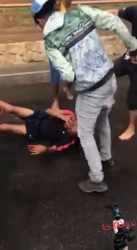 Several People Brutally Beat A Dude On The Road