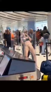 A Naked Woman At The Airport Threw A Tantrum