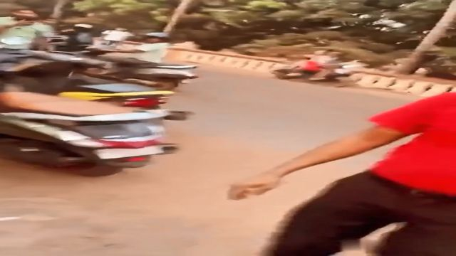 Goons Attack Goa Tourists With Swords And Knives