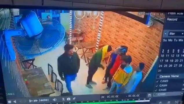 Footage Of A Robbery Of A Pizzeria And Its Customers. India