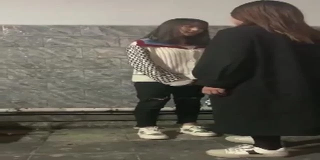 Chinese Teenagers Bully And Humiliate Their Peer