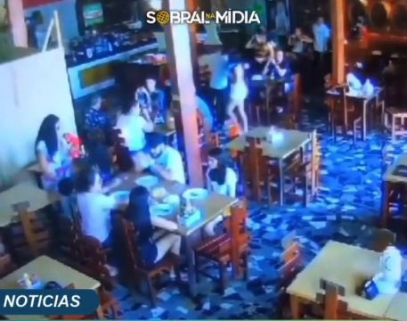 A Waiter Stabbed Three Restaurant Customers