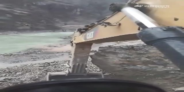 Excavator Breaking Big Rock Accident