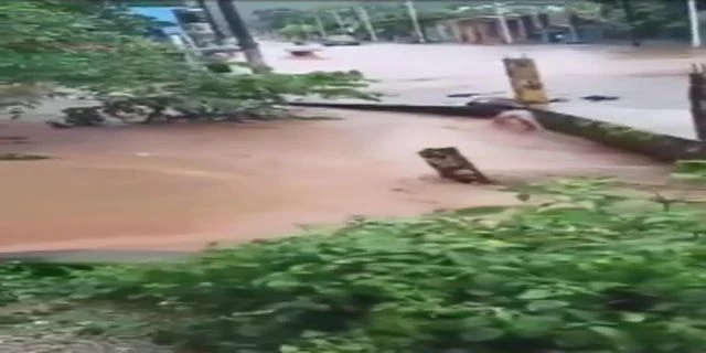 Dude Is Swept Away By A Flood