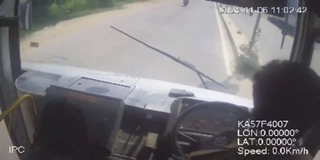 The Bus Driver Died While Driving. The Conductor Prevented A Disaster