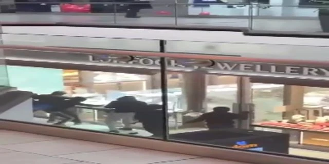 Markville Mall Robbery At Lukfook Jewellery. Canada