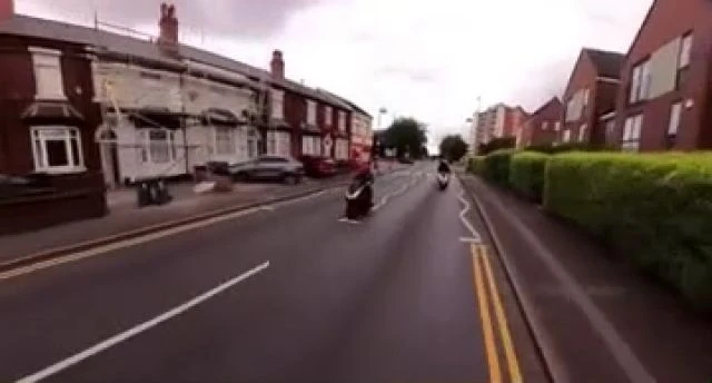 Moment Cyclist Fends Off Scooter Gang That Tries To Steal His Bike. UK