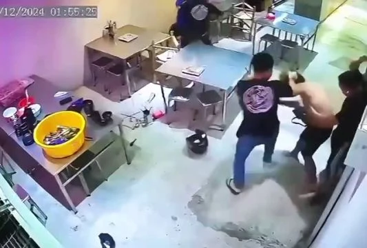 Drunk Dude And His Friend Get Beat Up By Employees